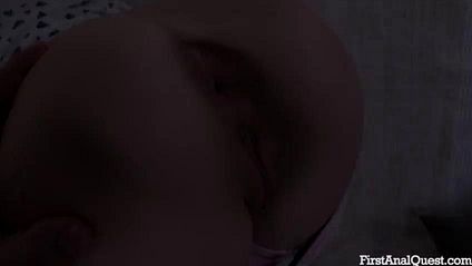 Брюнетка с косичкой в первый раз трахается в очко на камеру #1