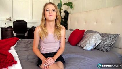 Выебал в очко озабоченную и кончил на лицо #1