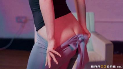 Мужик страстно пришпорил рыжую бабу с шикарным задом #1