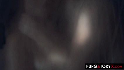 Телка возбуждает волосатую письку своей подруги и делает ей нежный куни #4