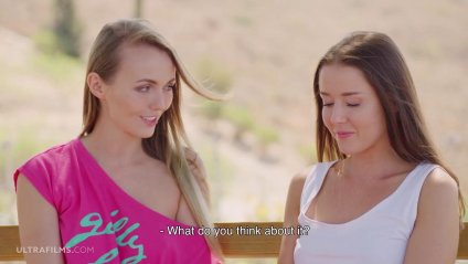 Две подруги на скамейке в парке занимаются лесбийским сексом #1