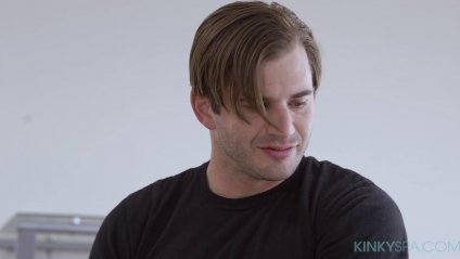 Замужняя зрелочка кончает на массажном столе #3