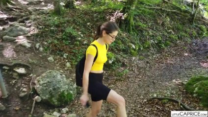 Прогулялась на природе и разделась перед камерой #2