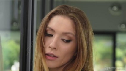 Обнажила попку и выпросила члены во все дырки #4