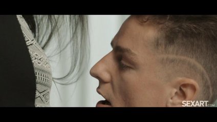 Сучка настояла на эротическом сексе с другом #2