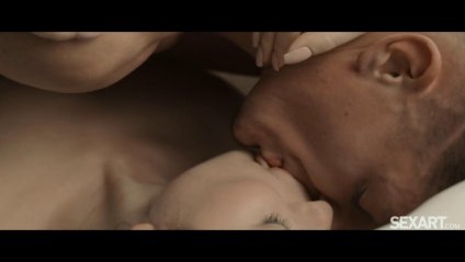 Сучка настояла на эротическом сексе с другом #9