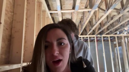 Похотливая девушка занялась сексом с первым встречным