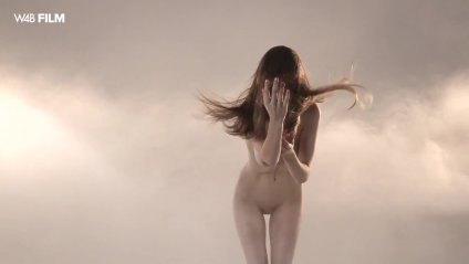 Девушка с натуральными сиськами классно мастурбирует #2