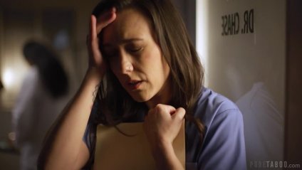 Лучшие подруги решили вместе попробовать лесбийский секс #1