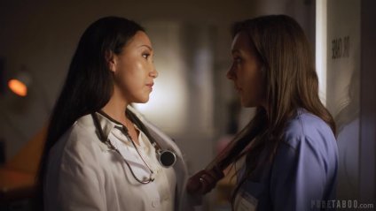 Лучшие подруги решили вместе попробовать лесбийский секс #2