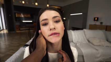 Негр посадил подругу с маленькими сиськами на большой член #3