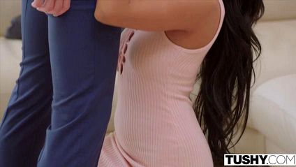 Страстная азиатка становится раком, чтобы насладится бурным сексом #3