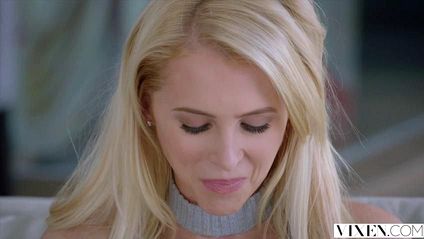 Блонди дрочила через черные трусики писю как это увидел сосед и грубо ее выебал #2