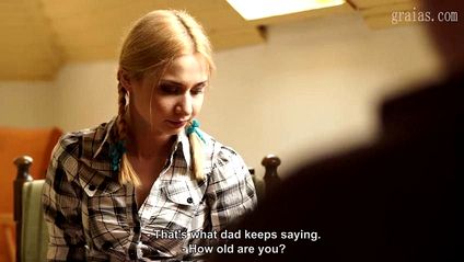 Старик достает из ширинки джинс на кресле член и сует его в горло студентки в белой юбке и клетчатой блузке #1