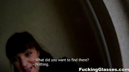 Пикапер спустил в ротик случайной телки густую сперму