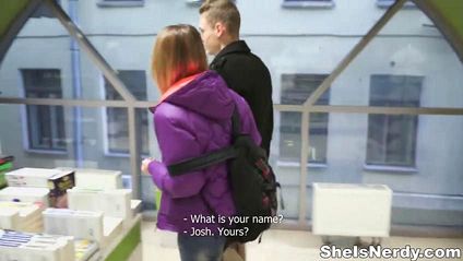 Одногруппница взяла в ротик большой член и высосала всю сперму #2