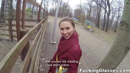 Пикапер заставил отсосать домохозяйку из Чехии #1