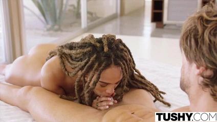 Мулатка с волосатой киской отдалась фотографу #4