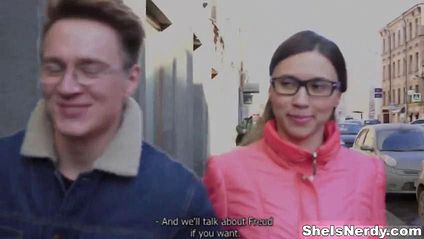 Русская девушка отсосала большой член пикапера #1