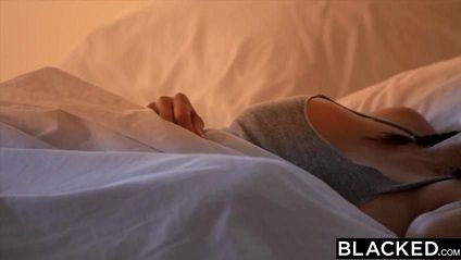 Подруга жены отсосала большой черный член #1