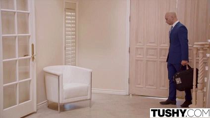 Пьяная студентка сосет огромный член декана #1