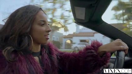 После минета брутальный мужик жестко и долго долбит красотку раком #1