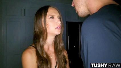 Брюнетка впускает в мокрую киску член приятеля и стонет от удовольствия #2